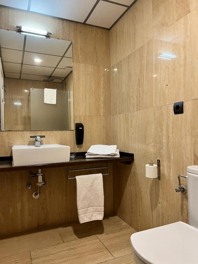 Vtz Hotel San Valero سرقسطة المظهر الخارجي الصورة